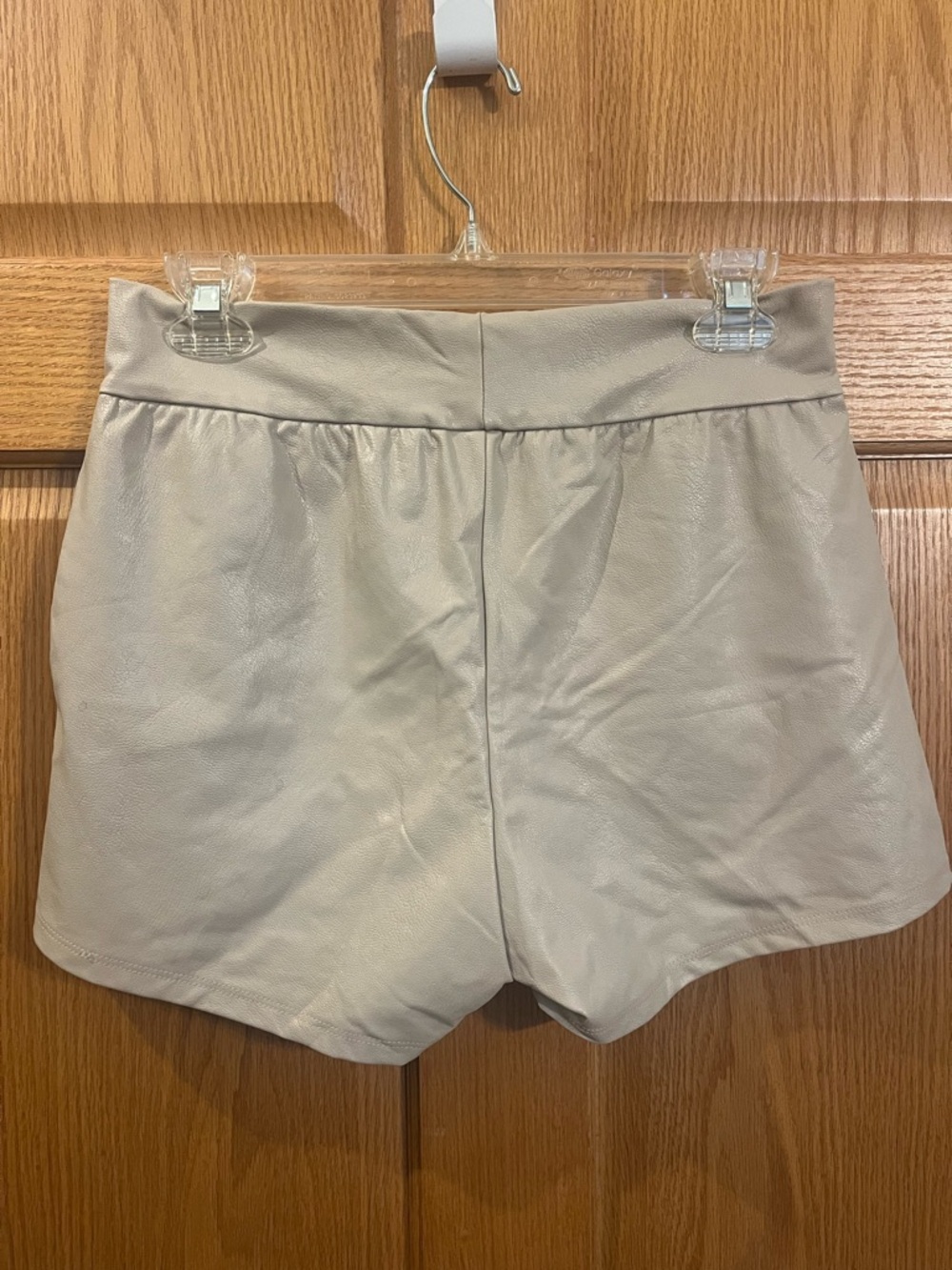 Commando Taupe Faux Leather Pleated High-Rise Shorts - Picture 4 of 6